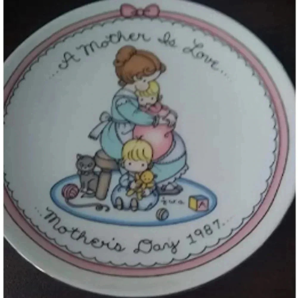 1987 Avon Collectible Mother's Day Plate "...A Mother Is Love..."